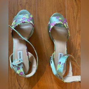 Steve Madden - Flowery platform heels